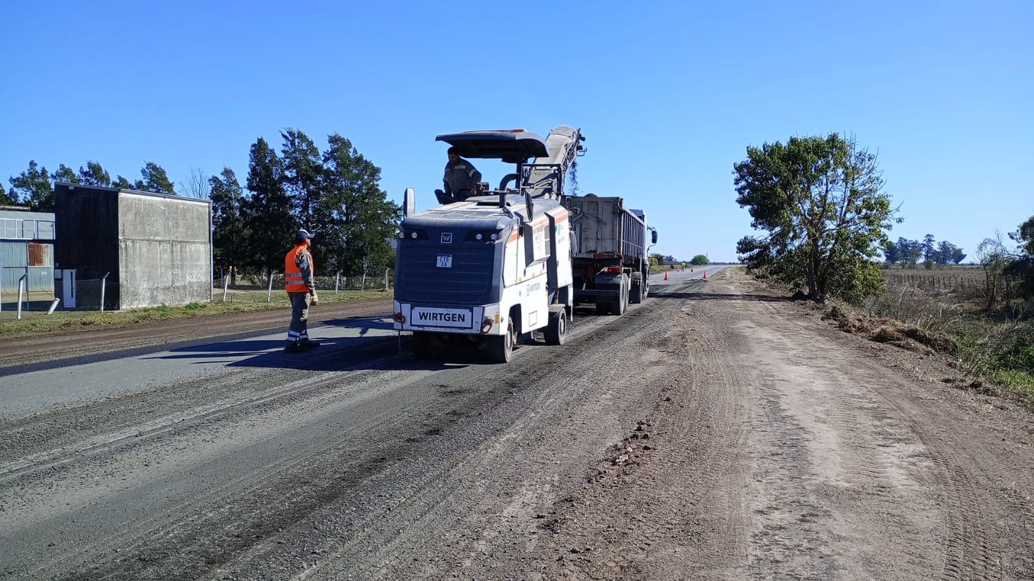 Vialidad Nacional ejecuta tareas de mantenimiento en la Ruta 11