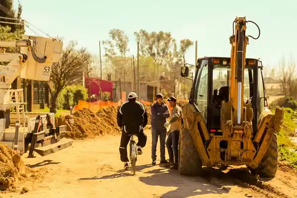Realizan extensión de agua y cloacas a cinco consorcios vecinales
