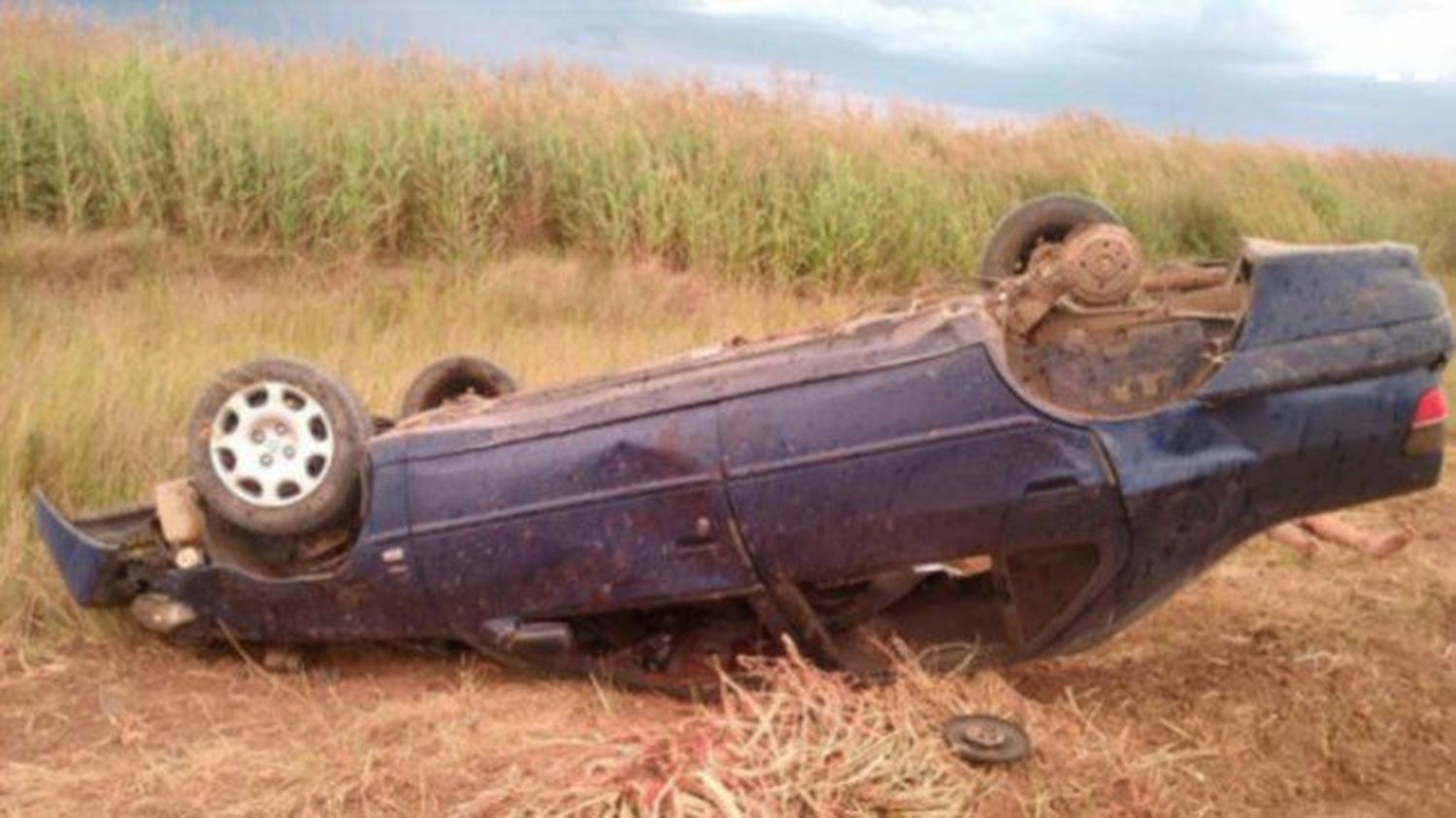 Saguier: padre e hija murieron tras volcar el auto en el que viajaban