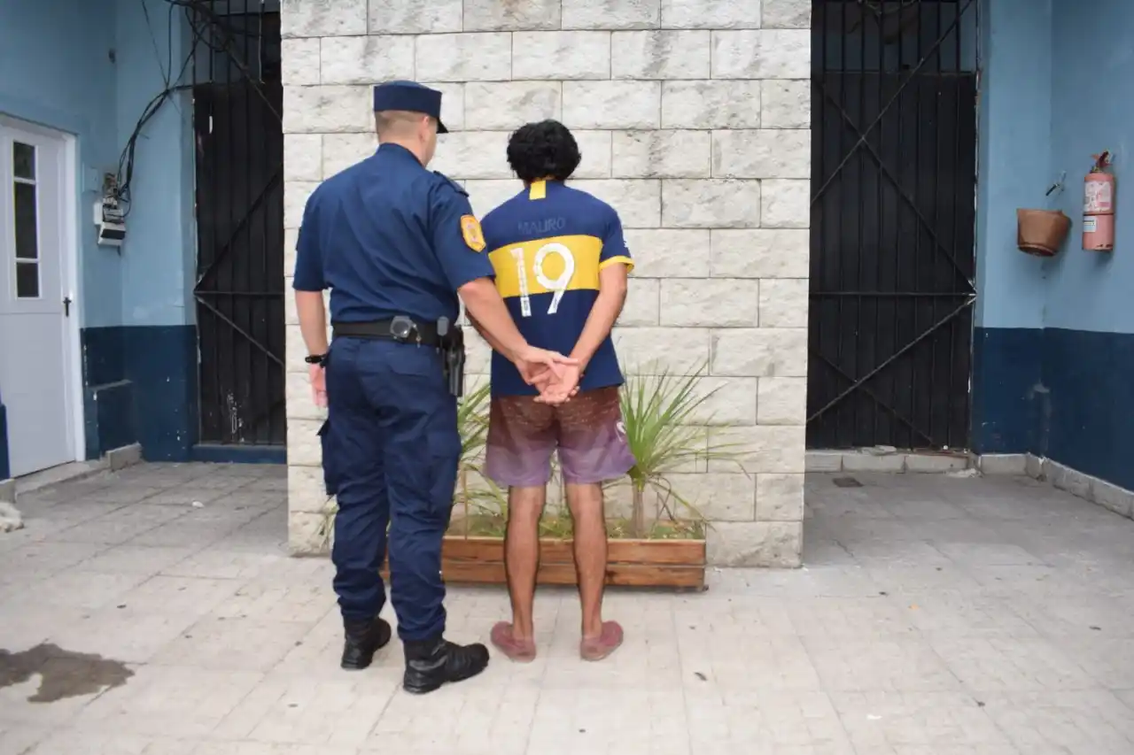 Horas después de quedar libre, volvió a agredir físicamente a su ex pareja