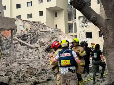 Irán lanzó dos oleadas de ataques contra Israel tras los bombardeos de Estados Unidos: hay al menos 16 heridos