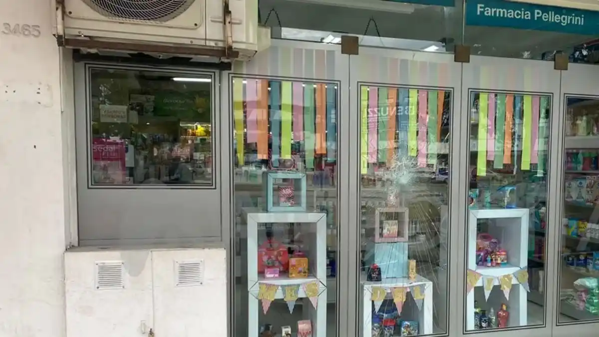 Un detenido por intento de robo y rotura de blíndex en farmacia de Boulevard al 3400