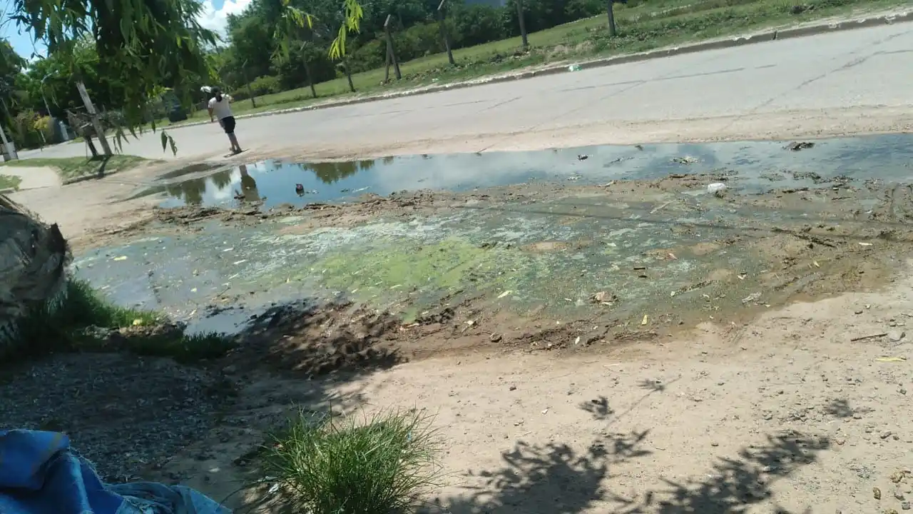 Cloacas tapadas en Bajo Puerto