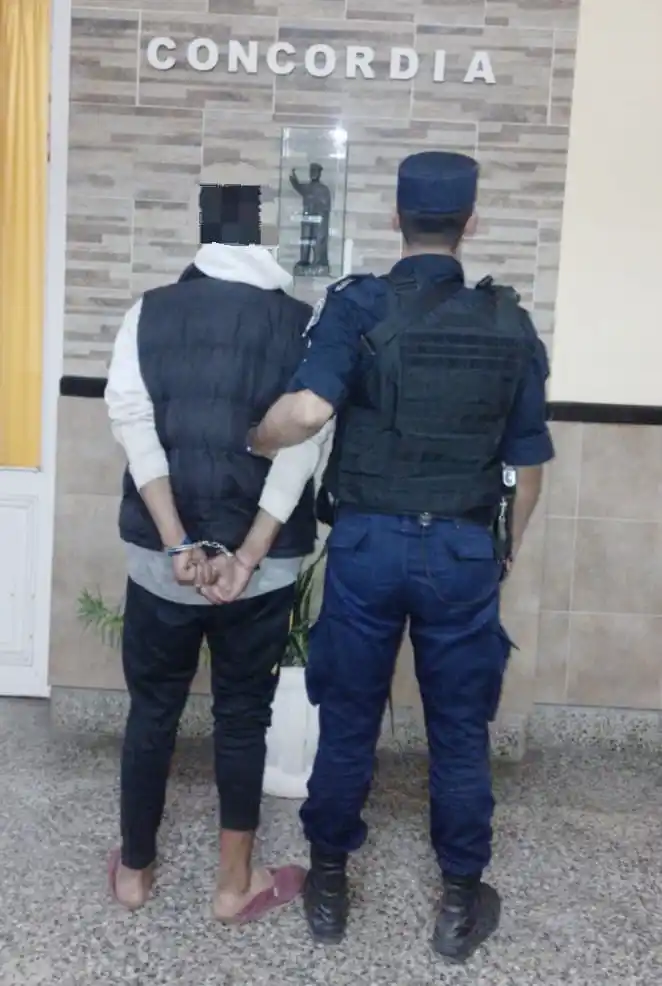 Secuestro de cocaína, dinero en efectivo y tres personas detenidas