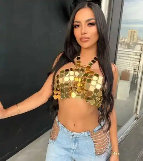 Emmily Rodrigues Sáenz Valiente modelo brasileña - 4