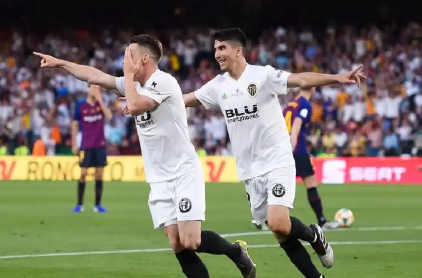 Valencia le dio otro golpe al Barcelona y salió campeón