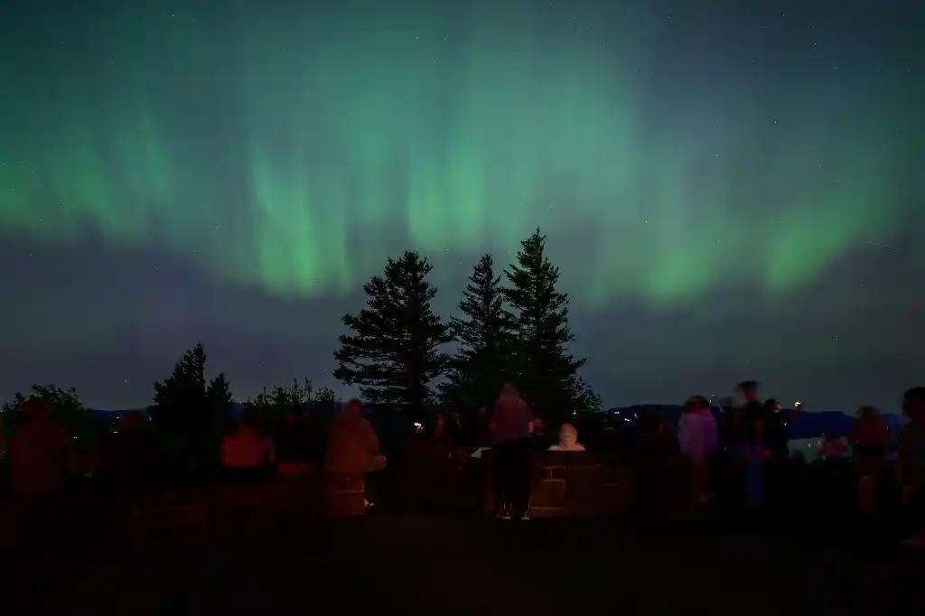 TORMENTA SOLAR desata todo un show de auroras boreales en el mundo (FOTOS + VIDEO)