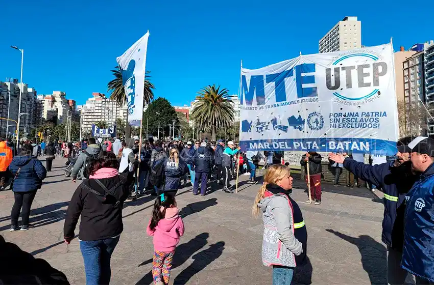 Corte frente al Casino: "Necesitamos políticas publicas para mejorar la situación de los trabajadores"