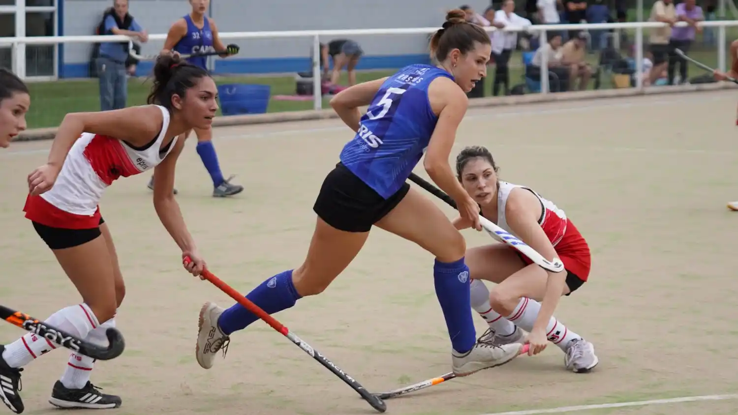 Antártida juega en Córdoba ante Universitario "Rojo"