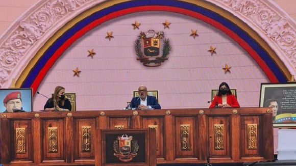 EN CLAVES: las 25 «causales» por las que la AN de Maduro acusa a Juan Guaidó