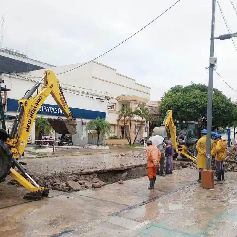 Rotura de caño afecta el servicio de agua 
potable de gran parte de la ciudad capital