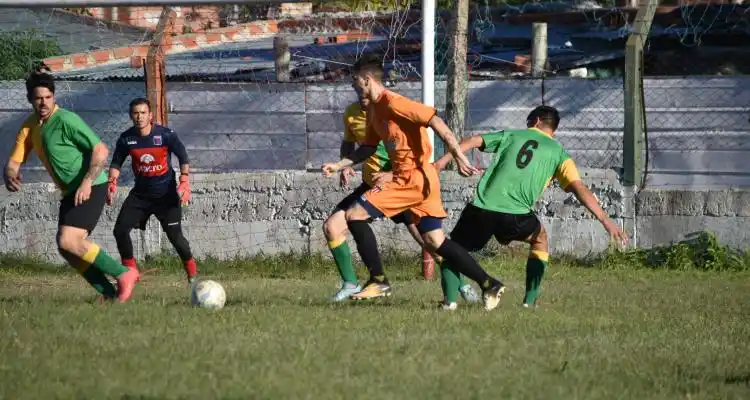 Alsina goleó a San Roque en el cierre de la quinta fecha