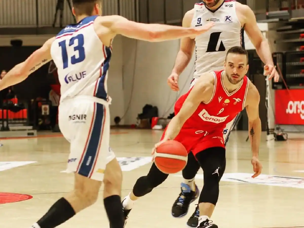 Bertone se coronó campeón en Islandia