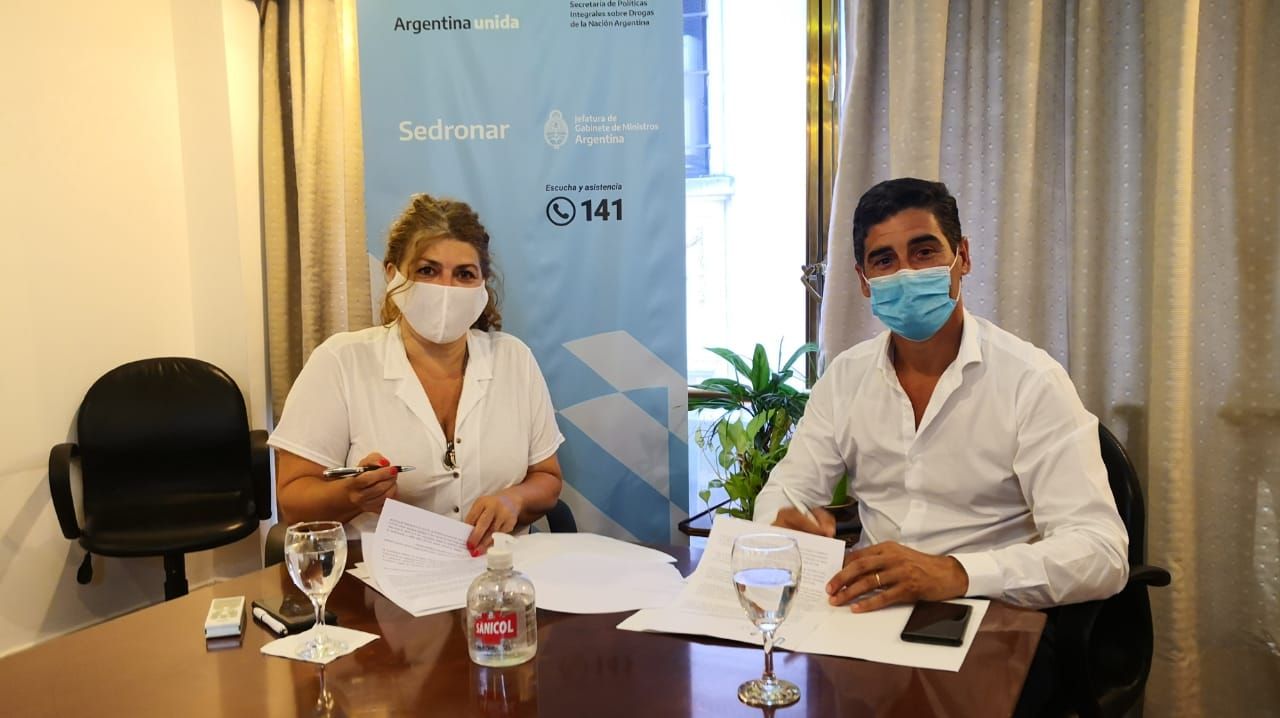 Adicciones: Sedronar y el municipio de Punta Indio firmaron un convenio para articular abordaje