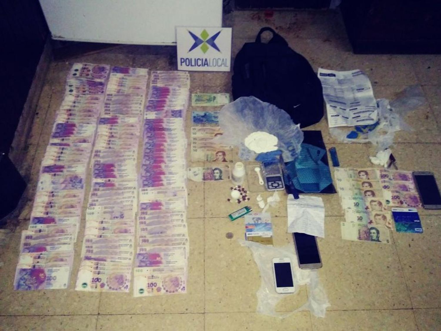 La Policía Local detuvo a dos hombres sospechosos  de comercializar droga en el centro