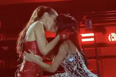 Natalia Oreiro participó del impactante show de Lali Espósito en Uruguay y terminaron a los besos