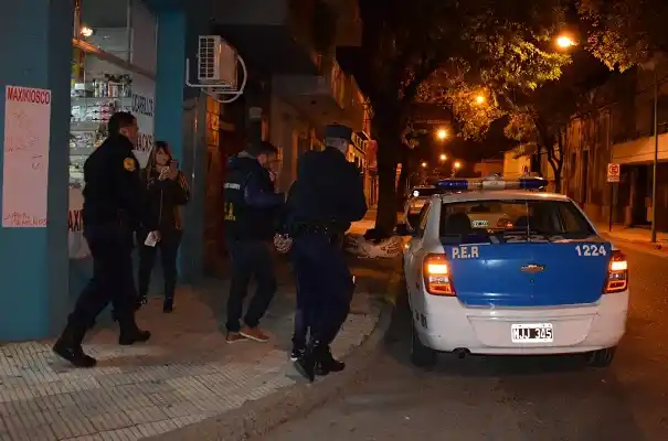 Volvieron a entrar al kiosco de San Martín y Montevideo: se llevaron $15 mil en mercadería