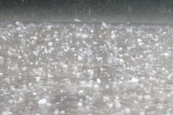 Alerta por tormenta y granizo en cuatro provincias de Argentina