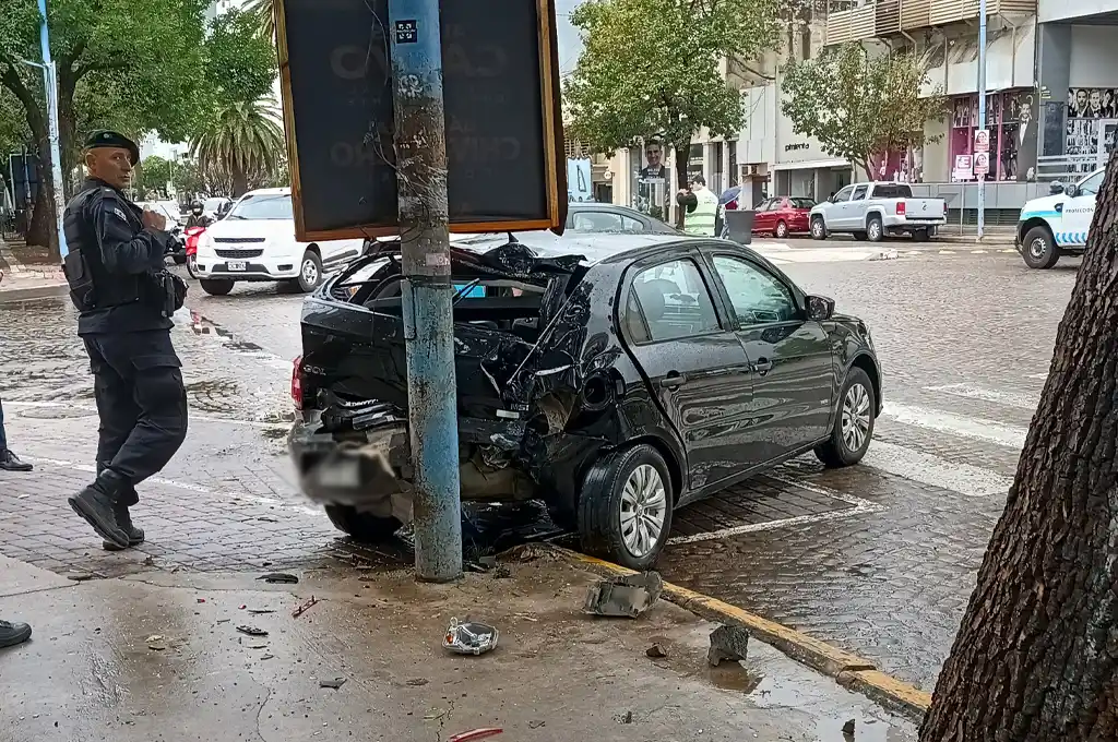 accidente en bv santa fe y pueyrredón - 4