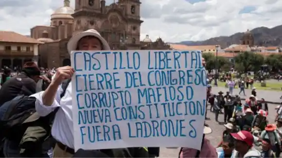 Perú llama en consulta a sus embajadores en Argentina, Bolivia, Colombia y México