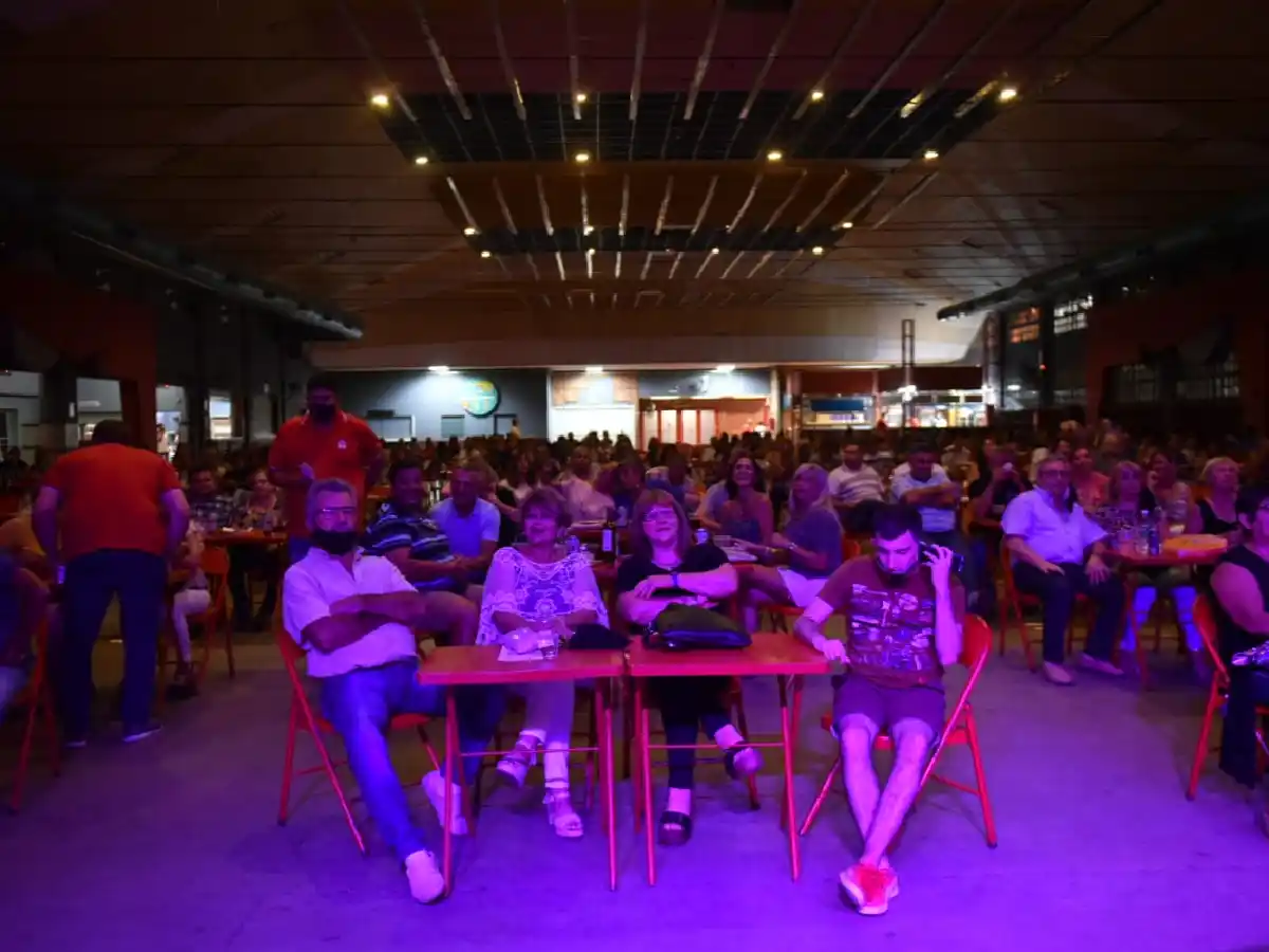 El Gigante volvió con cuarteto y prolijo protocolo para el público 