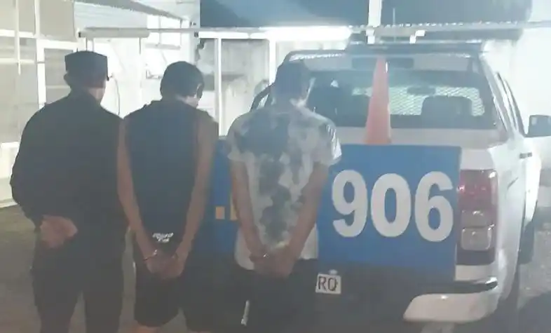 Detuvieron a dos hermanos tras una noche de violencia y disparos