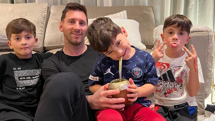 Messi contó que Thiago juega en el medio, Mateo es delantero y Ciro se luce en el uno contra uno/ Infobae