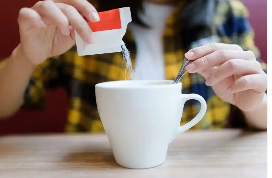 Especialistas consideran que los edulcorantes como el aspartamo "no son inocuos para la salud"