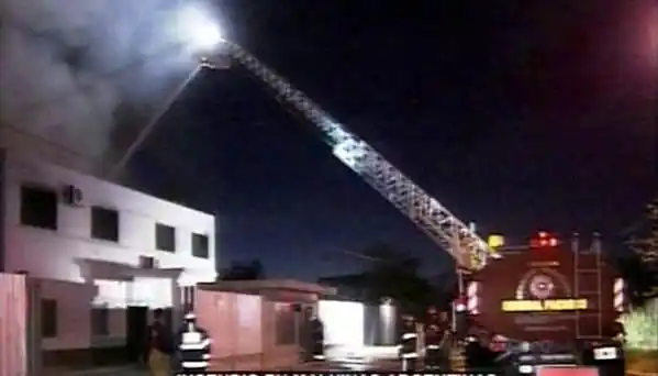 Incendio en fábrica de químicos en Tortuguitas