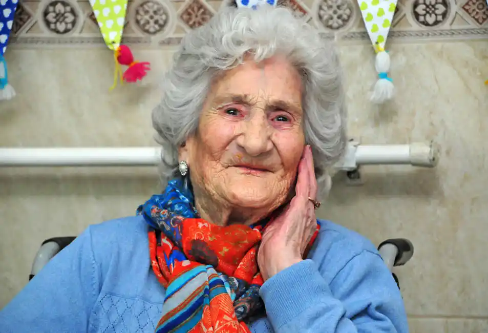 Magdalena Castaño cumple 100 años y afirmó que el secreto es “sentirse siempre alegre”