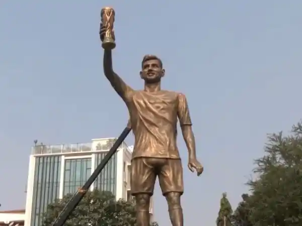 Retirarán en India la estatua gigante de Lionel Messi a solo cinco meses de su inauguración