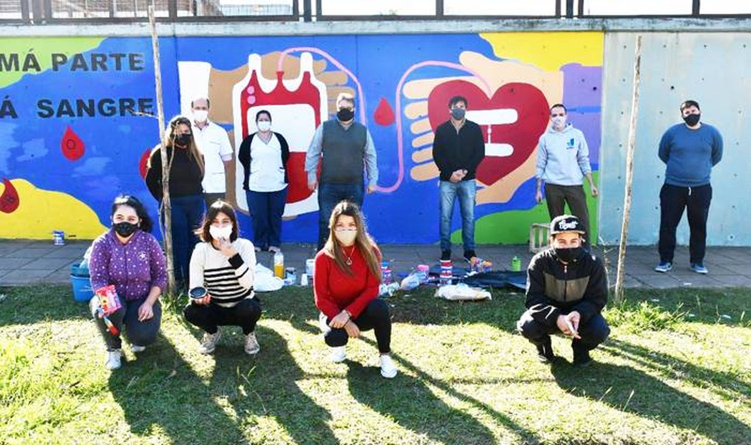 Jóvenes pintaron un mural para la concientización  de la donación de sangre