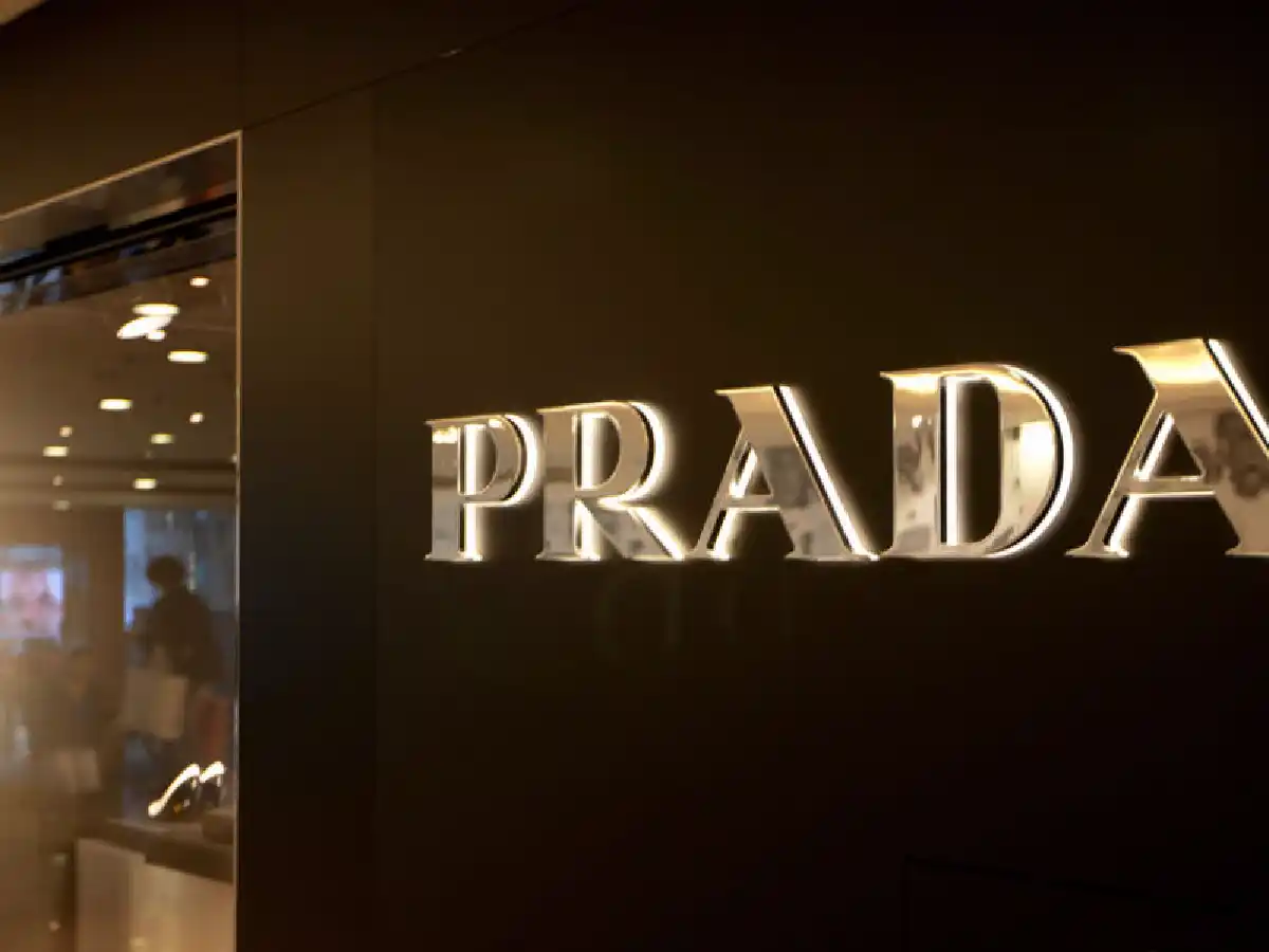 Prada se disculpó por poner a la venta artículos con connotación racista en Nueva York
