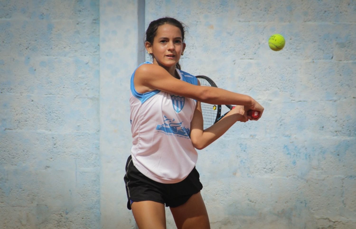 Katia Bula, la promesa del tenis de la ciudad que sueña a lo grande