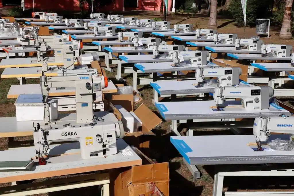 Esteban Echeverría: Fernando Gray y Tolosa Paz entregaron maquinarias para emprendedores locales