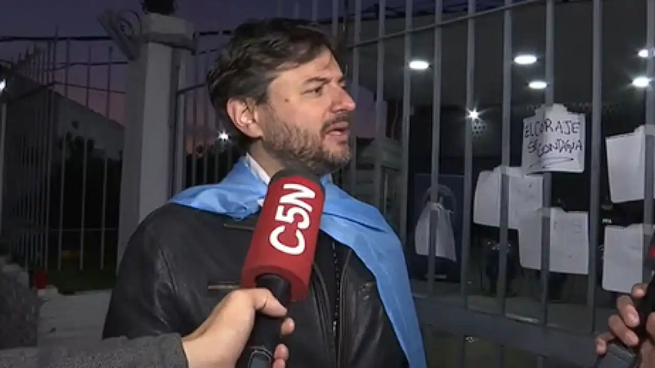 Liberaron a Grabois tras ser detenido por atrincherarse en el Instituto Perón: "Este gobierno dictatorial va a terminar"