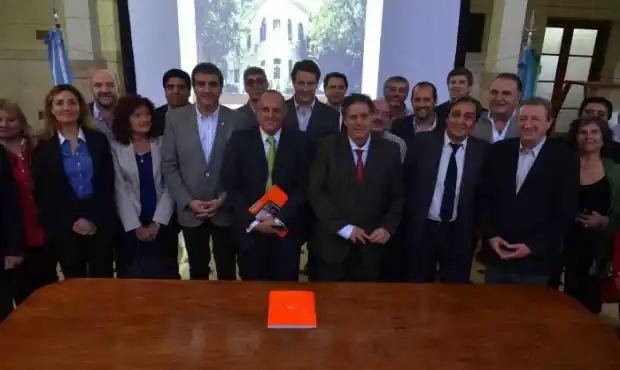 Anuncian viviendas para médicos que quieran instalarse en el interior bonaerense