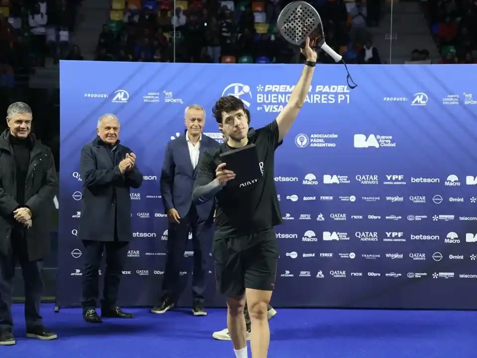 Agustín Tapia, el campeón en Buenos Aires.