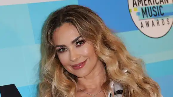 ¿Luismi, es contigo? Aracely Arámbula dice lo feliz que está desde que salió de «El Rey cucaracho»