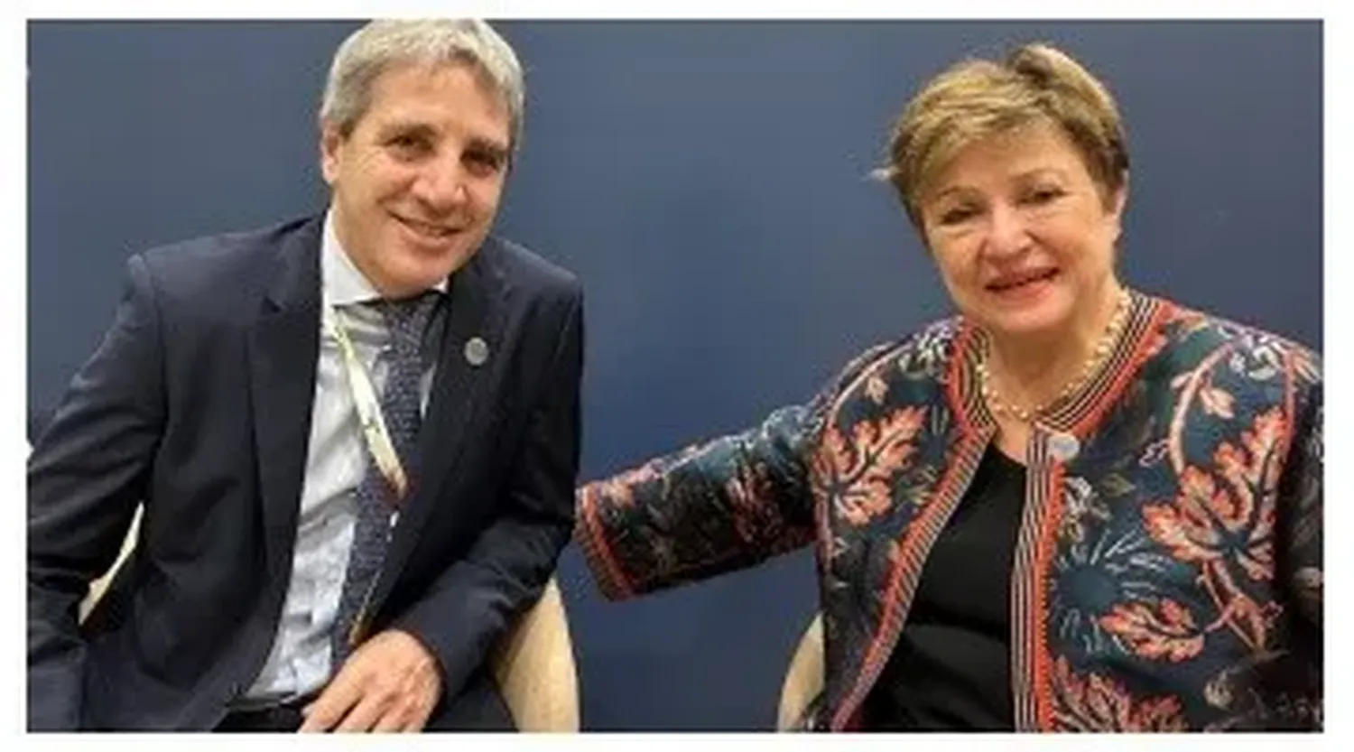 Luis Caputo junto a la número 1 del FMI, Kristalina Georgieva.