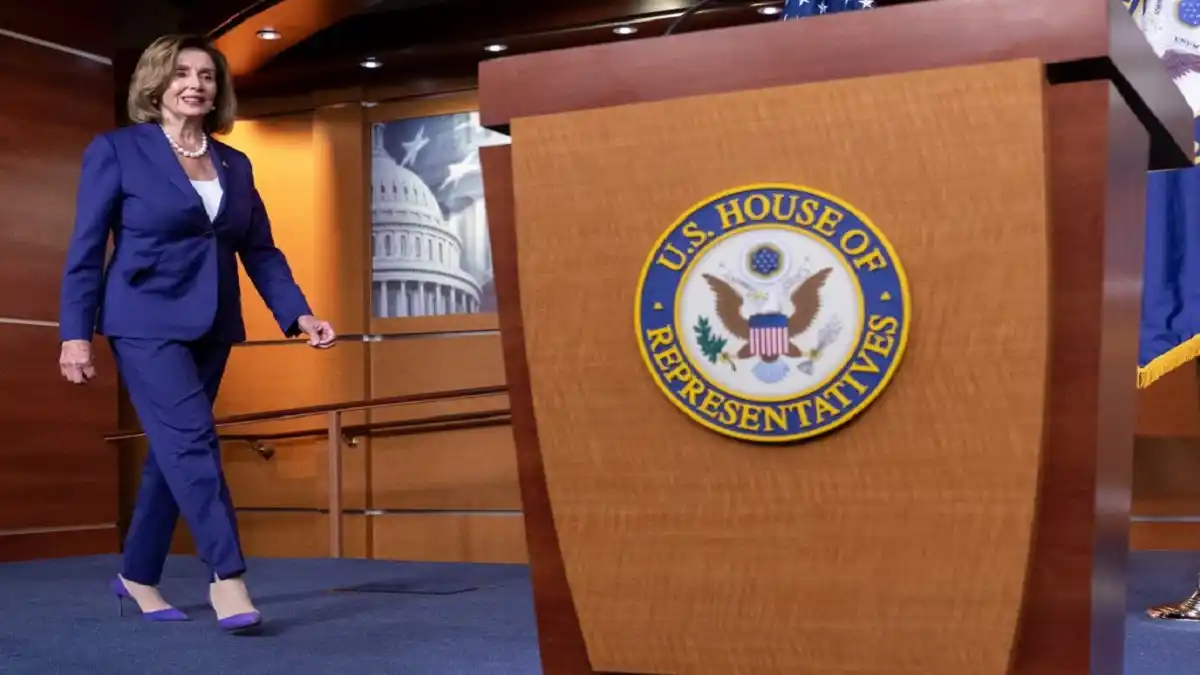 ¡AMENAZAN CON TUMBAR EL AVIÓN! Viaje de Nancy Pelosi a Taiwán TIENE MOLESTOS A LOS CHINOS