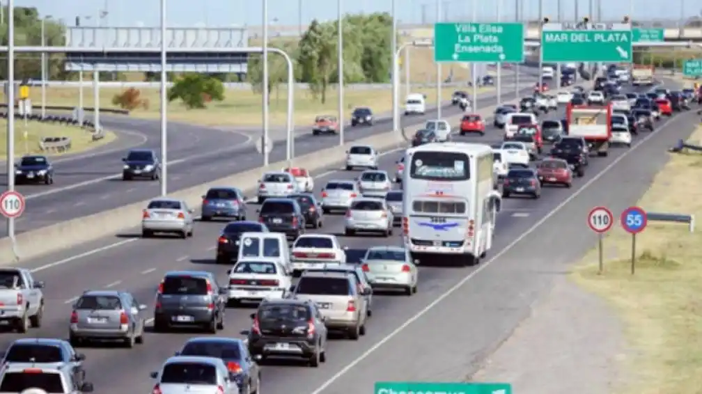 Vacaciones: Qué es necesario llevar para viajar en auto, colectivo o avión 