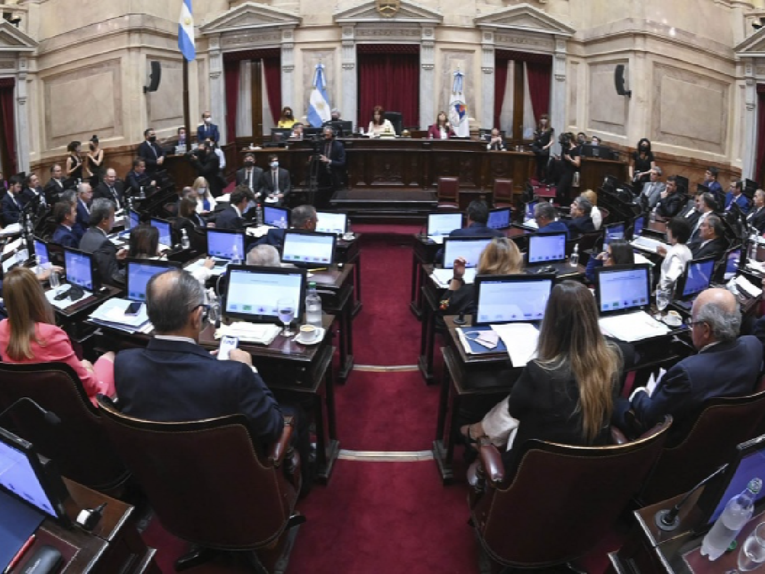 Guiño del Gobierno a la conformación del interbloque Frente de Todos en el Senado