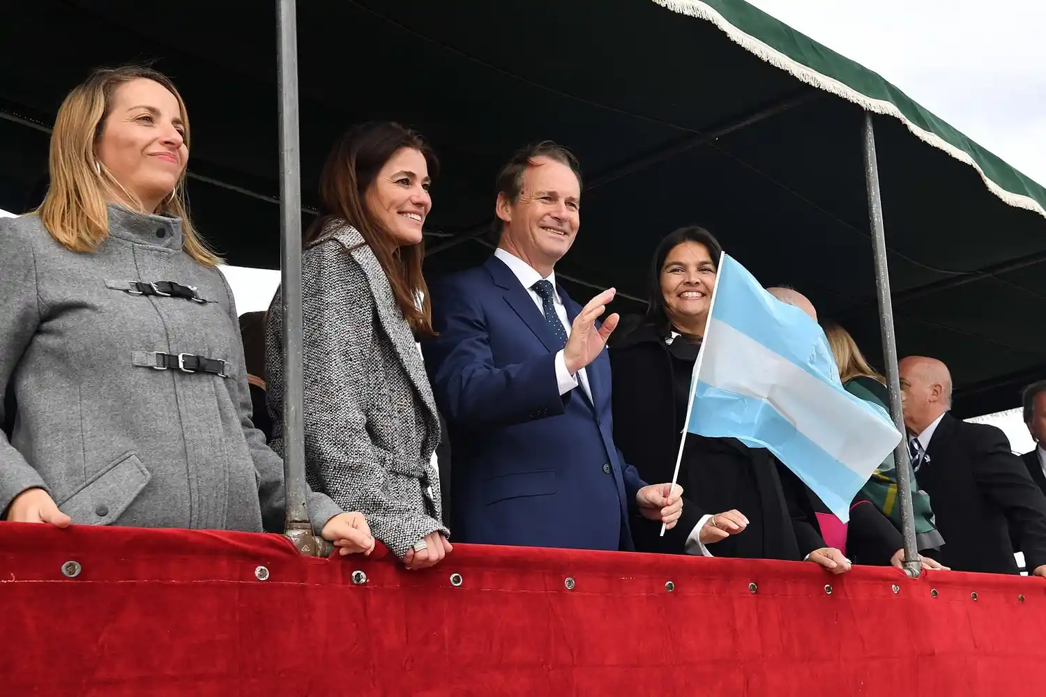 Bordet presidió los actos oficiales y pidió "hay que estar unidos"