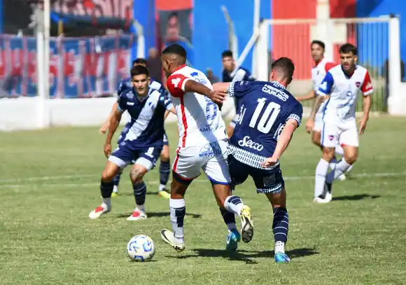 Alvarado empató sobre el final y rescató un punto de oro en Santiago del Estero