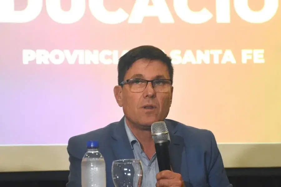 El ministro de Educación afirmó: "Si los docentes van al paro, evaluamos descontar los días no trabajados"