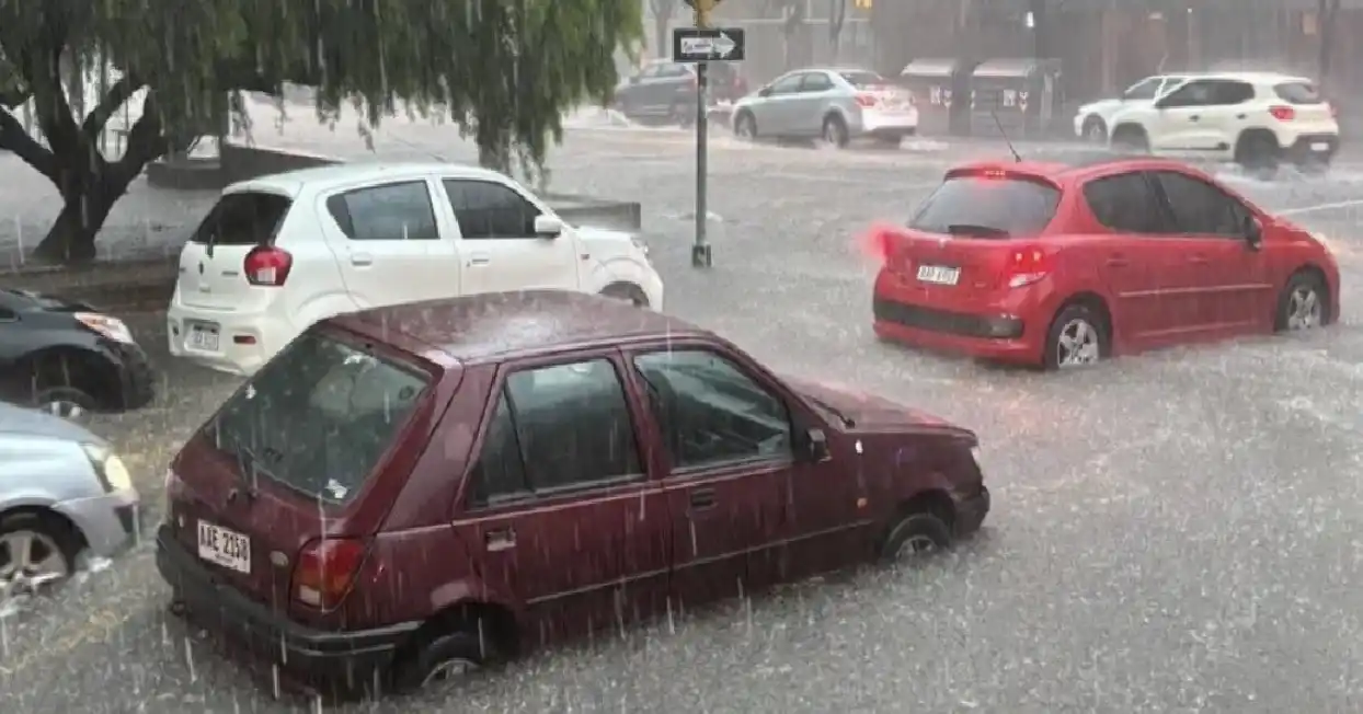 LLUVIAS EXTREMAS inundan la capital de Uruguay (+VIDEO)