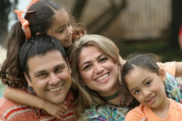 La mayoría de los niños en condición de ser adoptados es mayor de ocho años