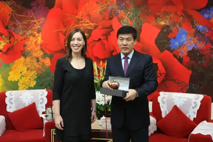 Vidal cerró su gira china con exposiciones ante empresarios y banqueros
