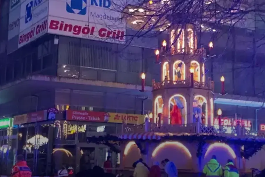 Un auto atropelló a un gran número de personas en un mercado navideño de Alemania